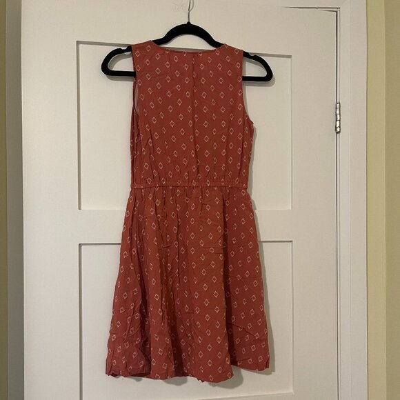 Old Navy Waist-Defined Pink V-Neck Dress - Picture 2 of 3